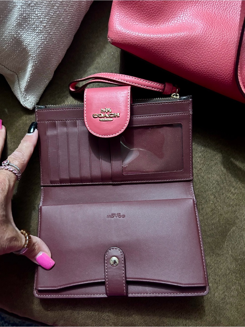 Authentic Coach Pink Tote with matching Signature Wallet - Picture 2 of 5